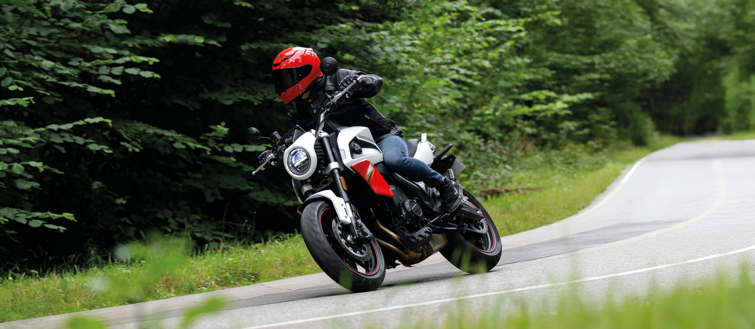 Le premier roadster bicylindre de Mash